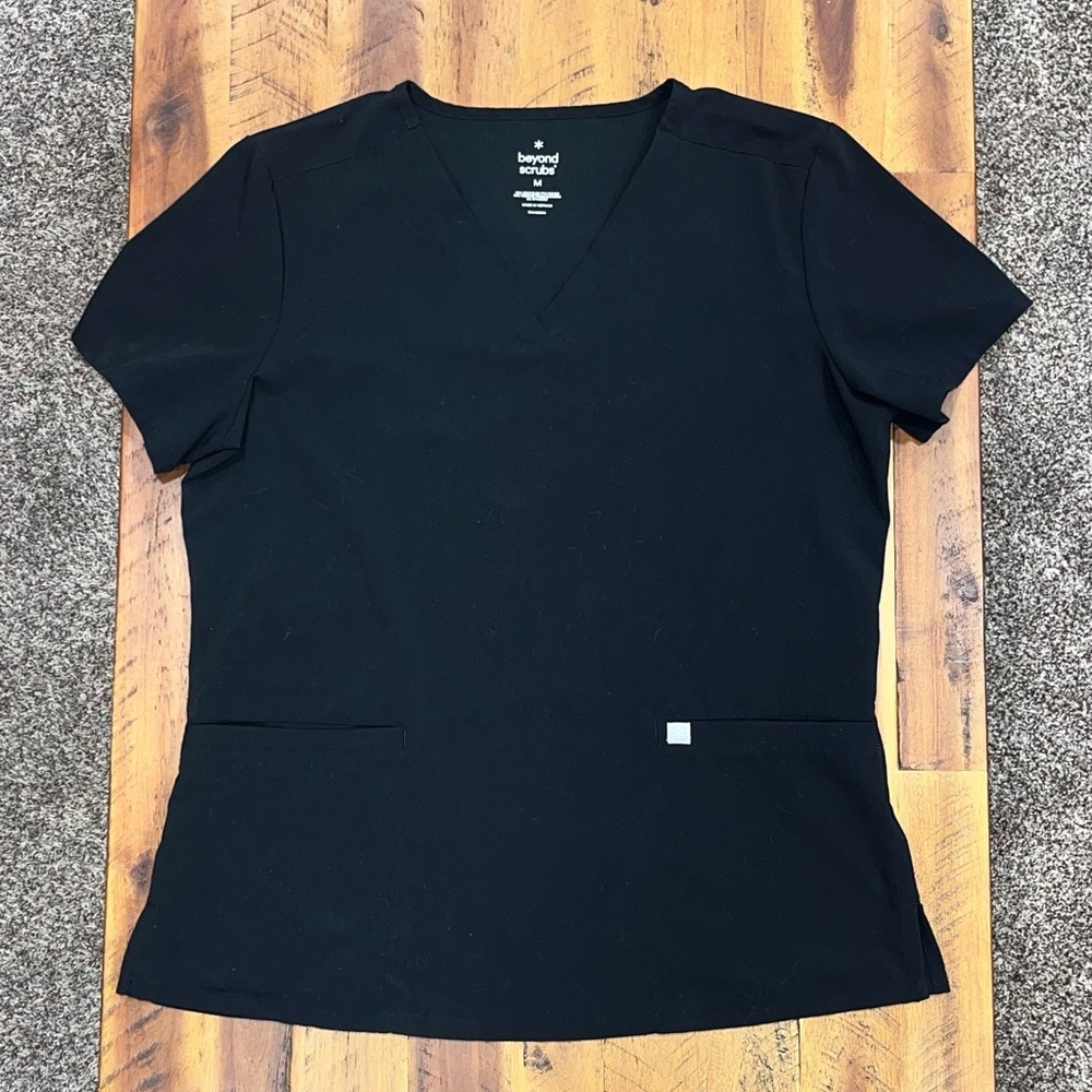 Beyond Scrubs Women's Black V-Neck Top